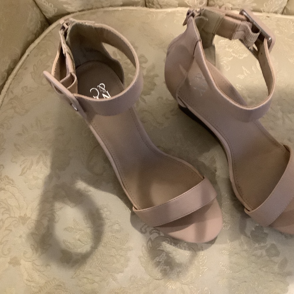 New York & Company Women's Ankle Wrap Wedge Sandal Size 8
